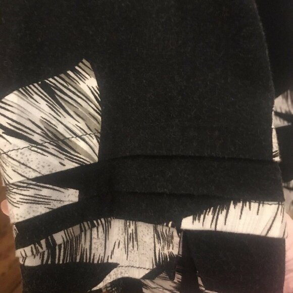 Weekend Clothes Line. Size Medium. Rayon Aloha Hawaiian Shirt. B22 - Picture 6 of 7